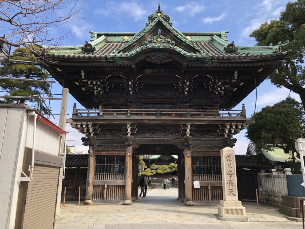 帝釈天の山門