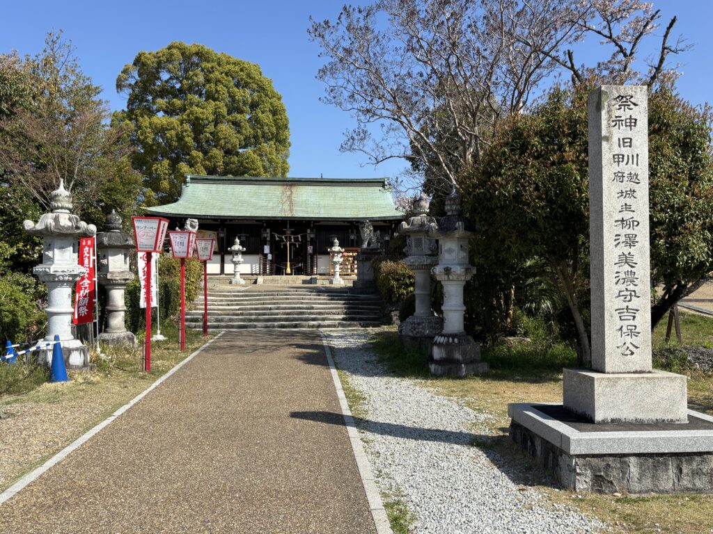 柳澤神社の正面
