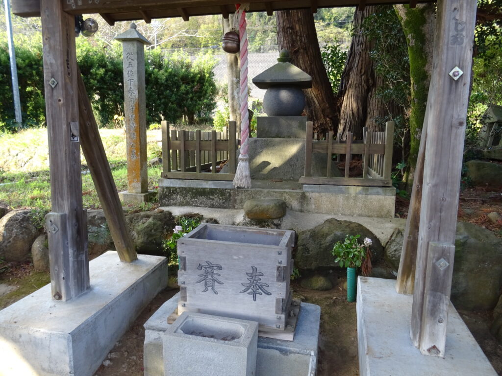 源範頼の墓