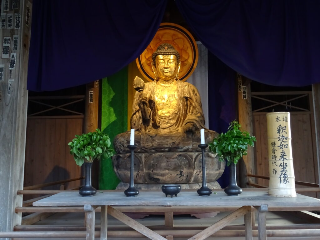 指月殿の丈六釈迦如来座像