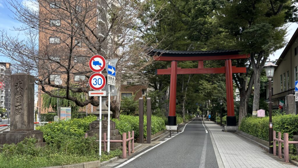 氷川神社の一の鳥居