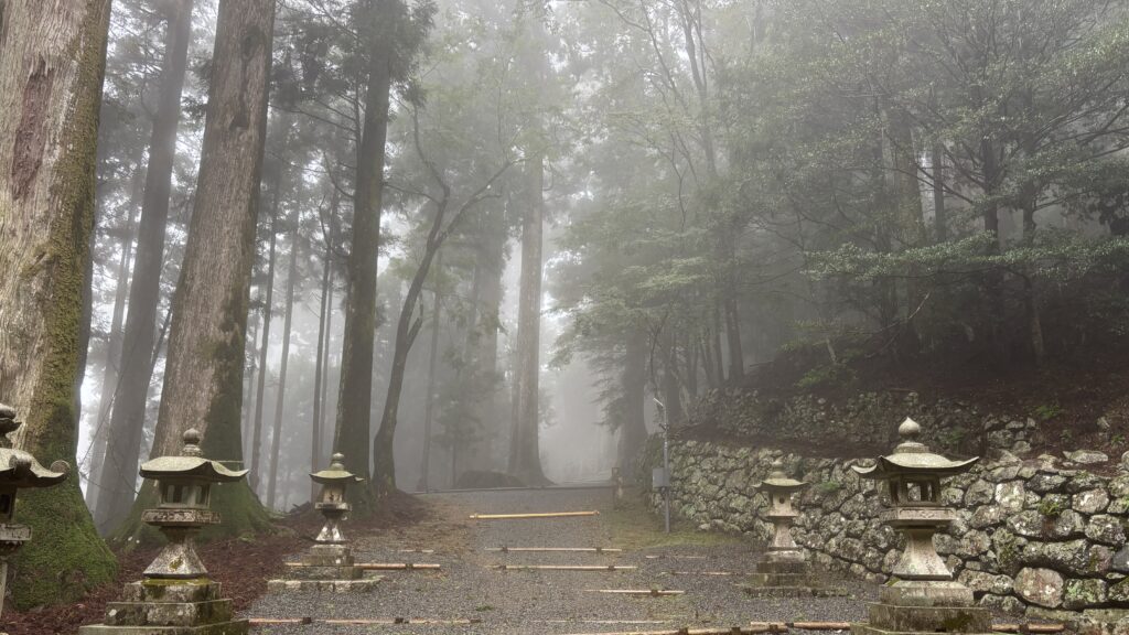秋葉神社上社への参道