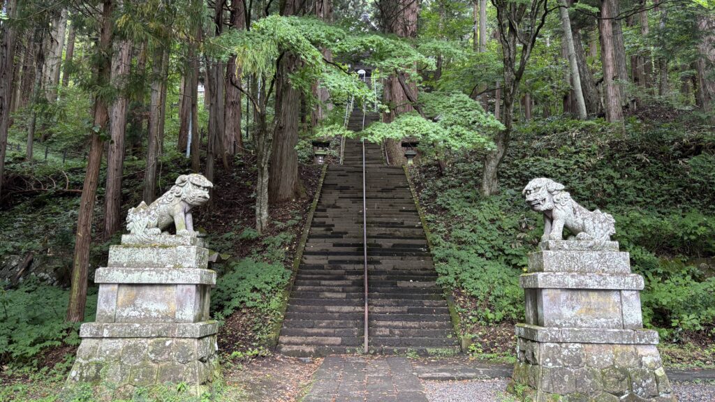 宝光社の石段