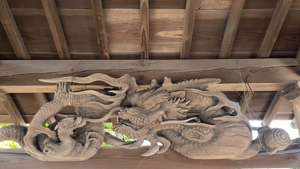 蘇我比咩神社の手水舎に施された彫刻