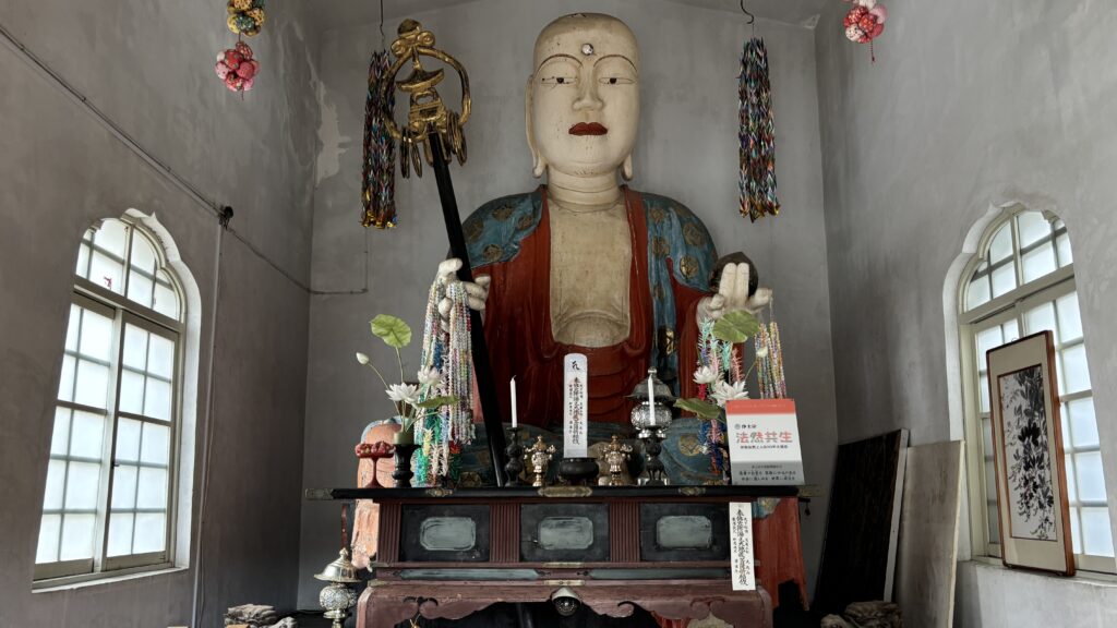 初日チェックイン後はまず円満寺を参拝